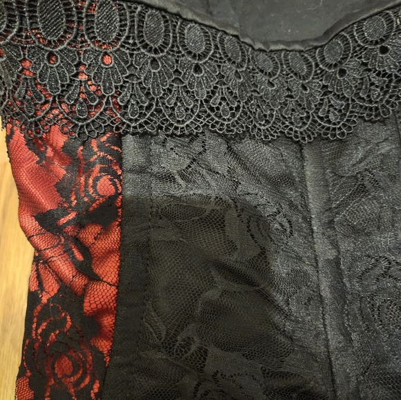 Corsettery steel bonded lace red and black corset - Picture 3 of 10